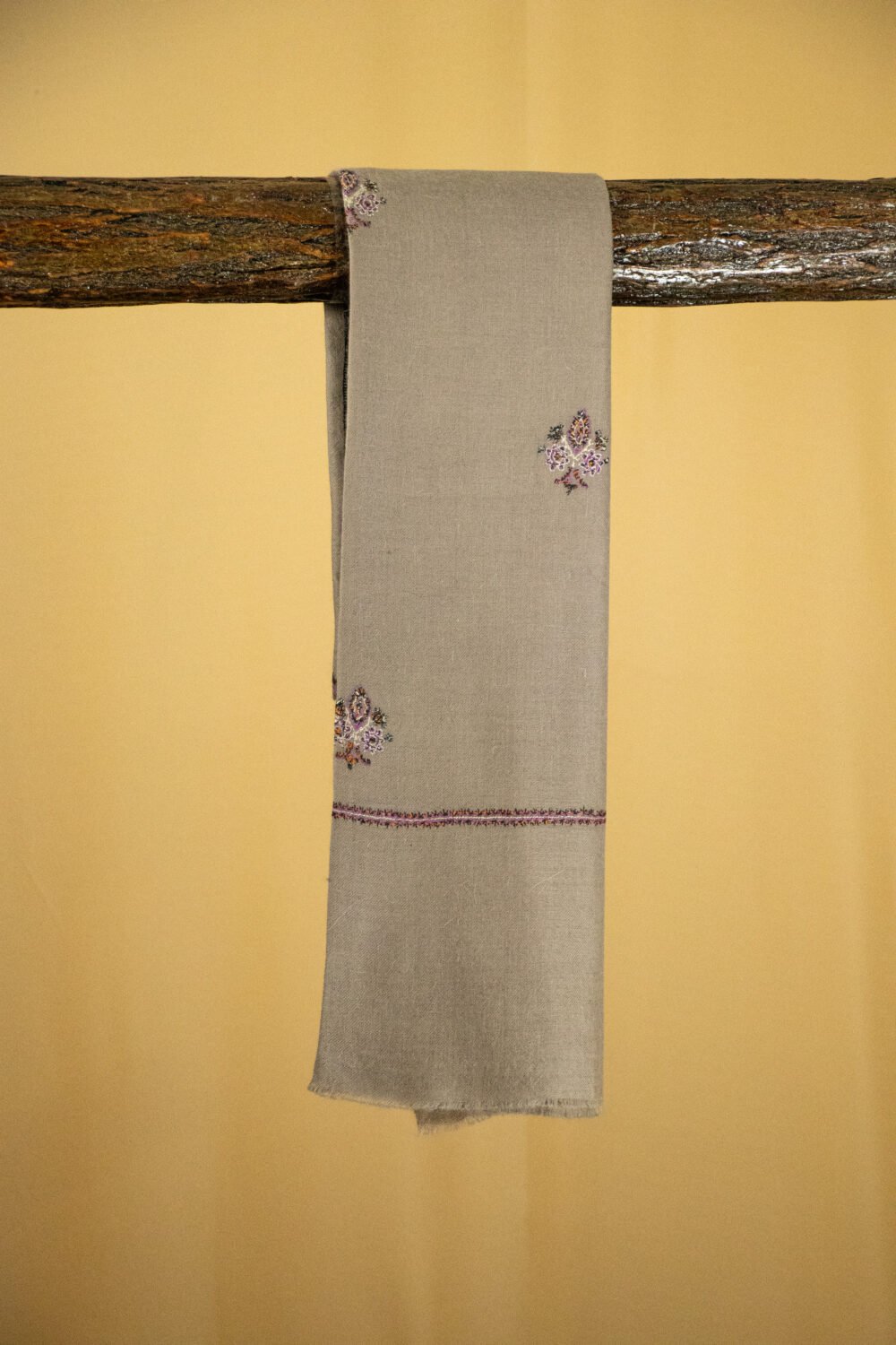 Classic Natural Sozni Pashmina Stole - Image 4